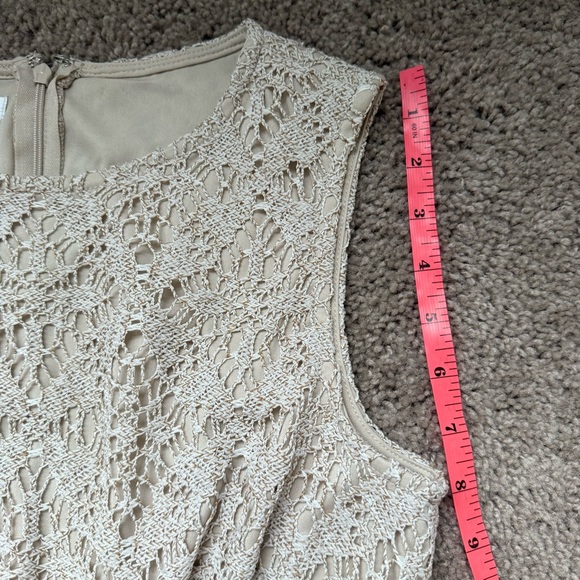 London Times Beige Lace Dress 4 - Picture 6 of 10